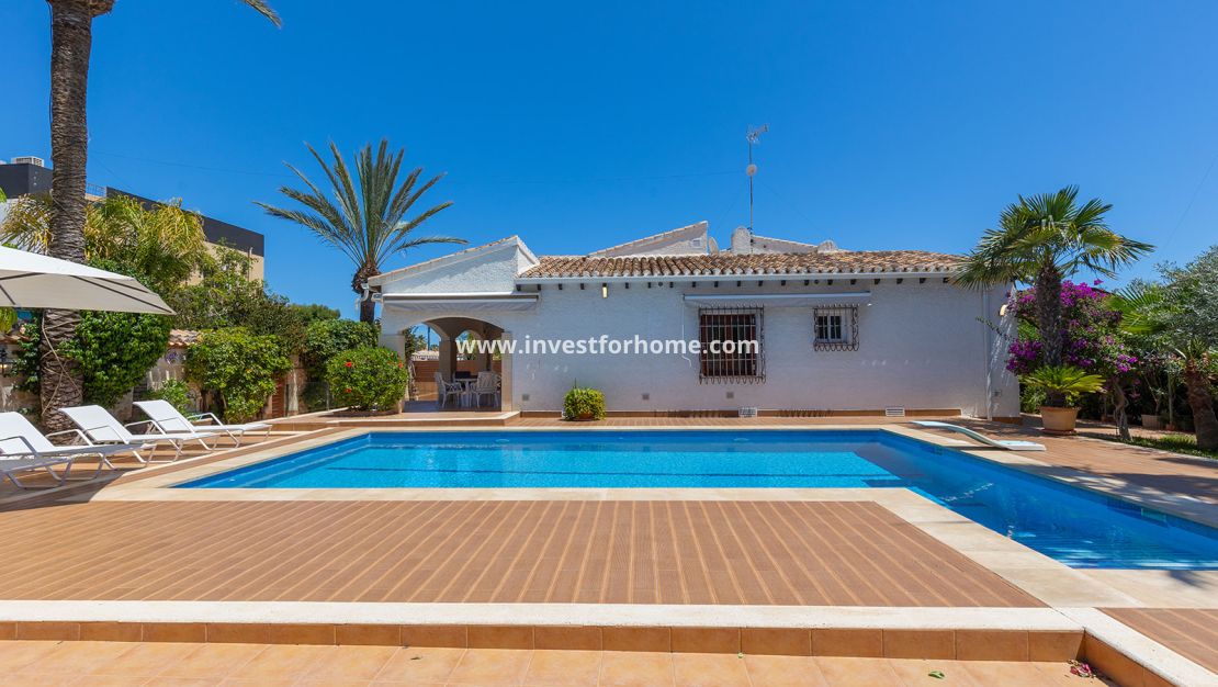 Sale - Villa - Orihuela Costa - Costa Blanca