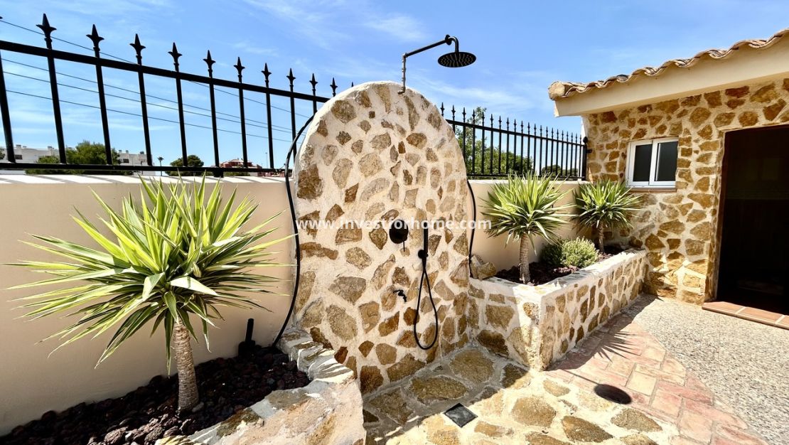Sale - Villa - Orihuela Costa - Costa Blanca