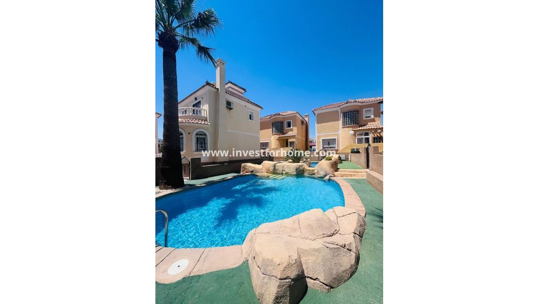 Sale - Villa - Orihuela Costa - Costa Blanca