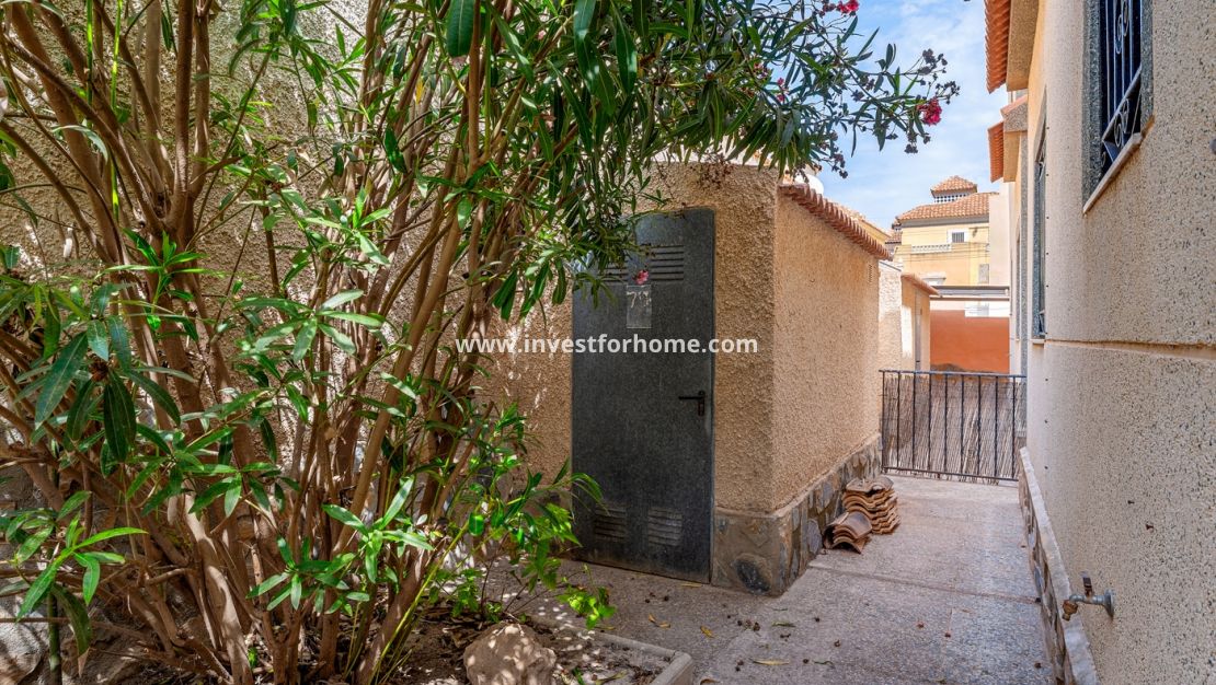Sale - Villa - Orihuela Costa - El Galan