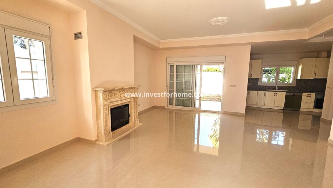 Sale - Villa - Orihuela Costa - La Caleta