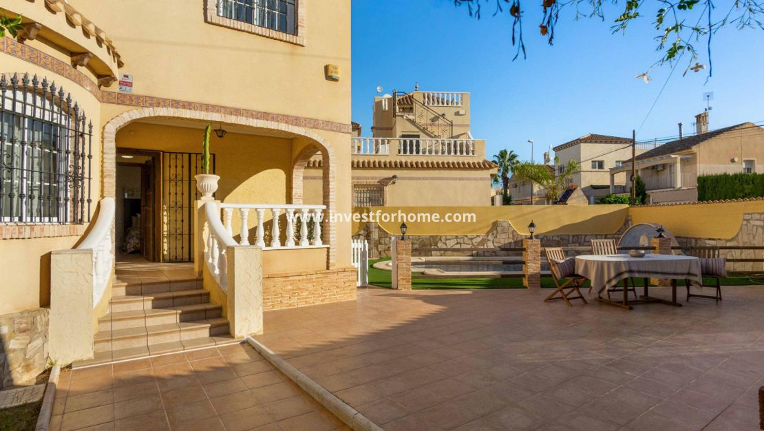 Sale - Villa - Orihuela Costa - La Florida