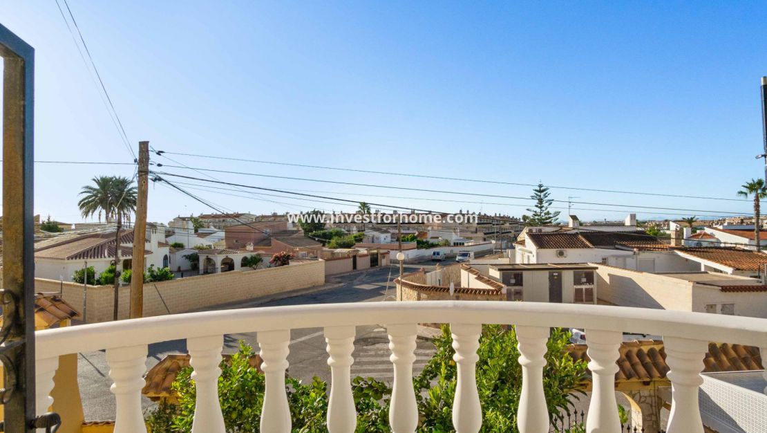 Sale - Villa - Orihuela Costa - La Florida