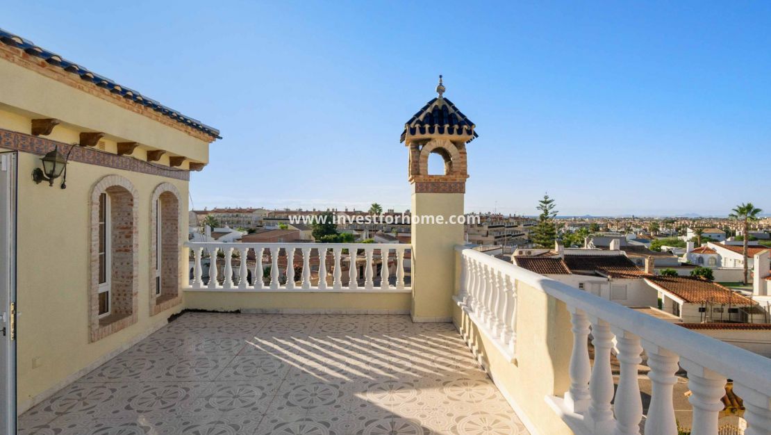 Sale - Villa - Orihuela Costa - La Florida