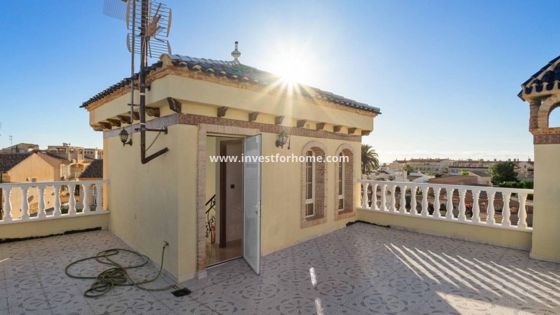 Sale - Villa - Orihuela Costa - La Florida