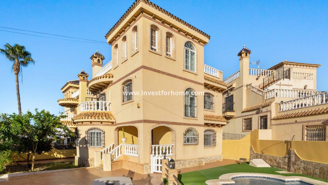 Sale - Villa - Orihuela Costa - La Florida