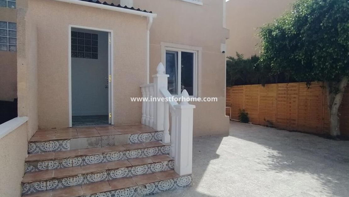 Sale - Villa - Orihuela Costa - La Zenia