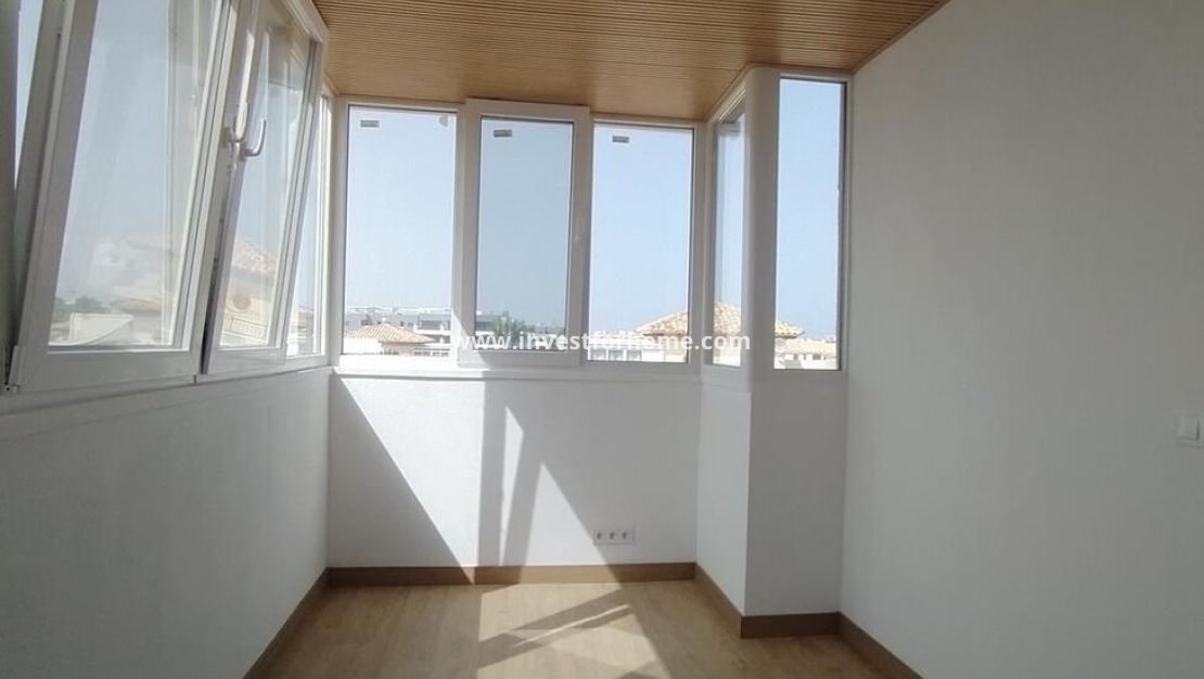 Sale - Villa - Orihuela Costa - La Zenia