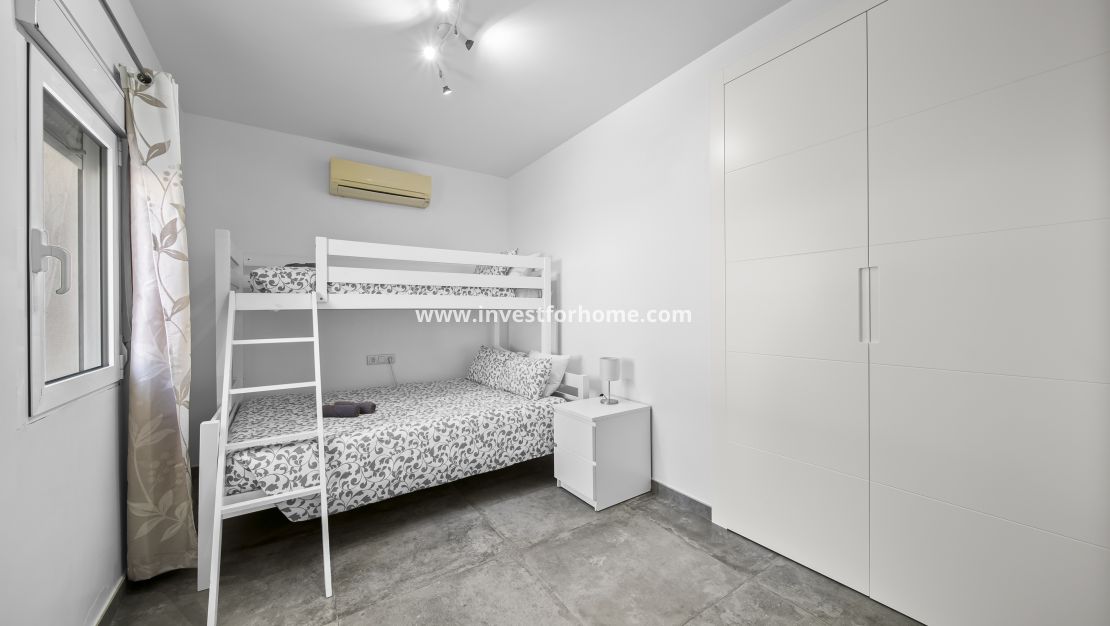 Sale - Villa - Orihuela Costa - La Zenia