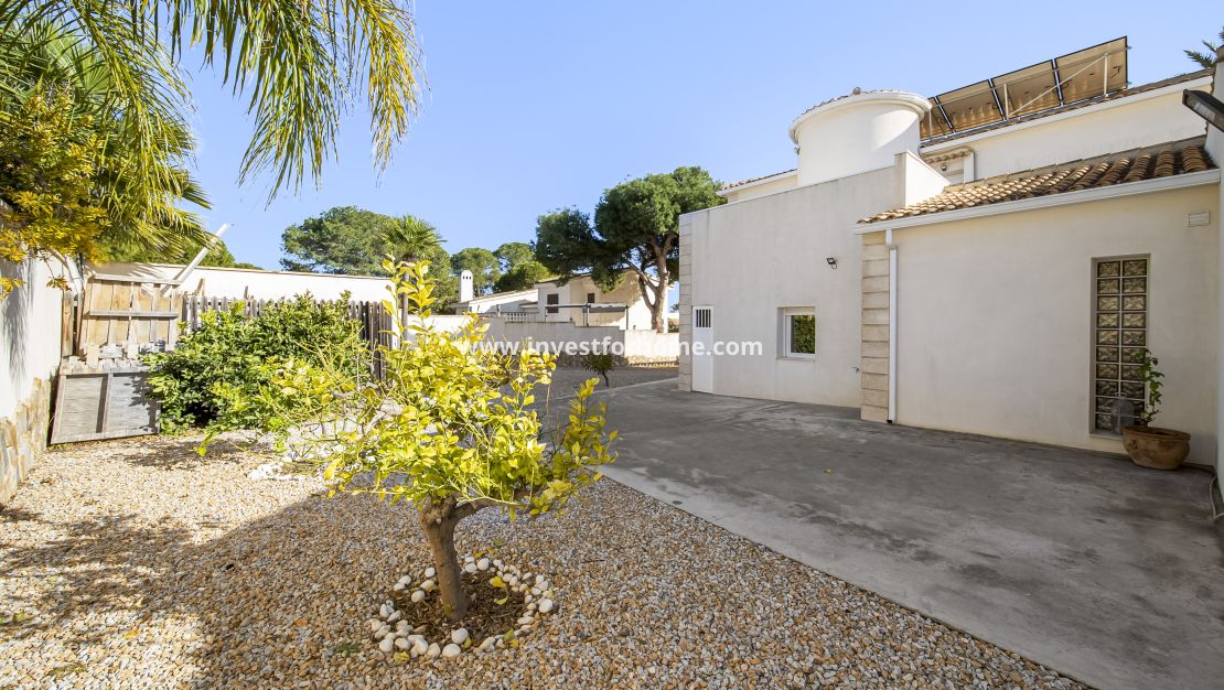 Sale - Villa - Orihuela Costa - La Zenia