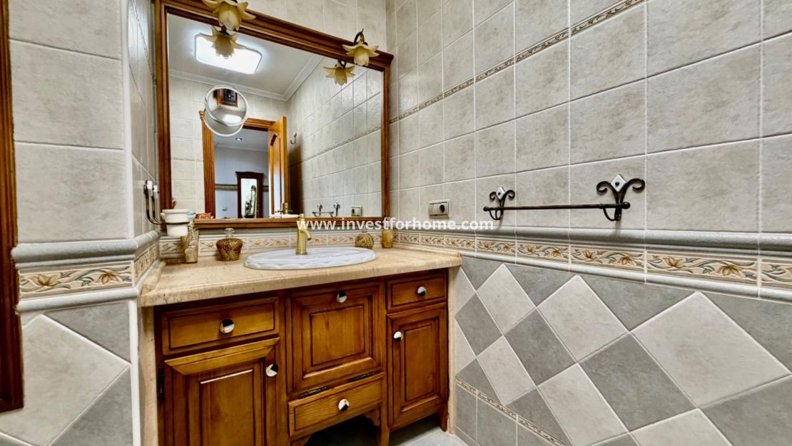 Sale - Villa - Orihuela Costa - La Zenia