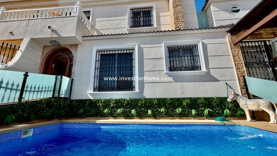 Sale - Villa - Orihuela Costa - La Zenia