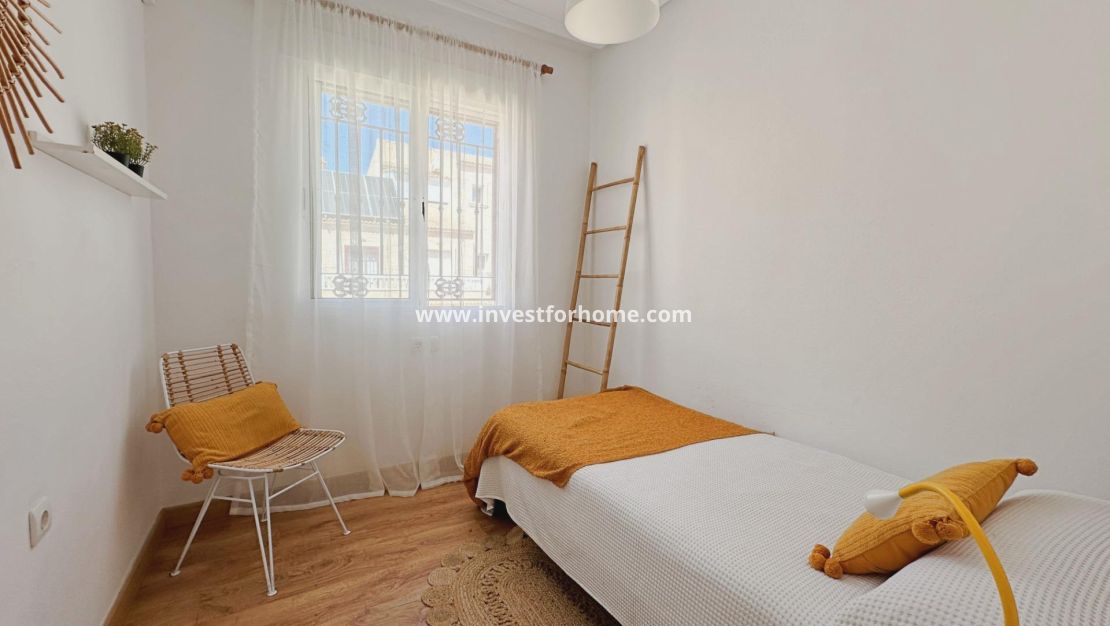 Sale - Villa - Orihuela Costa - La Zenia