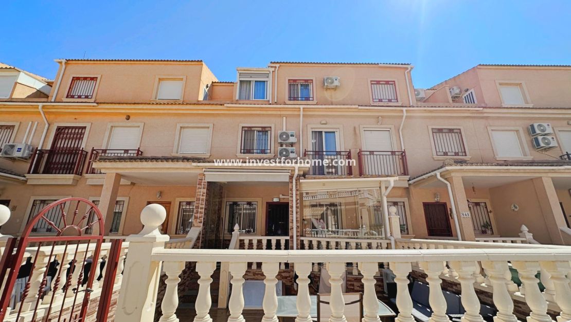 Sale - Villa - Orihuela Costa - La Zenia