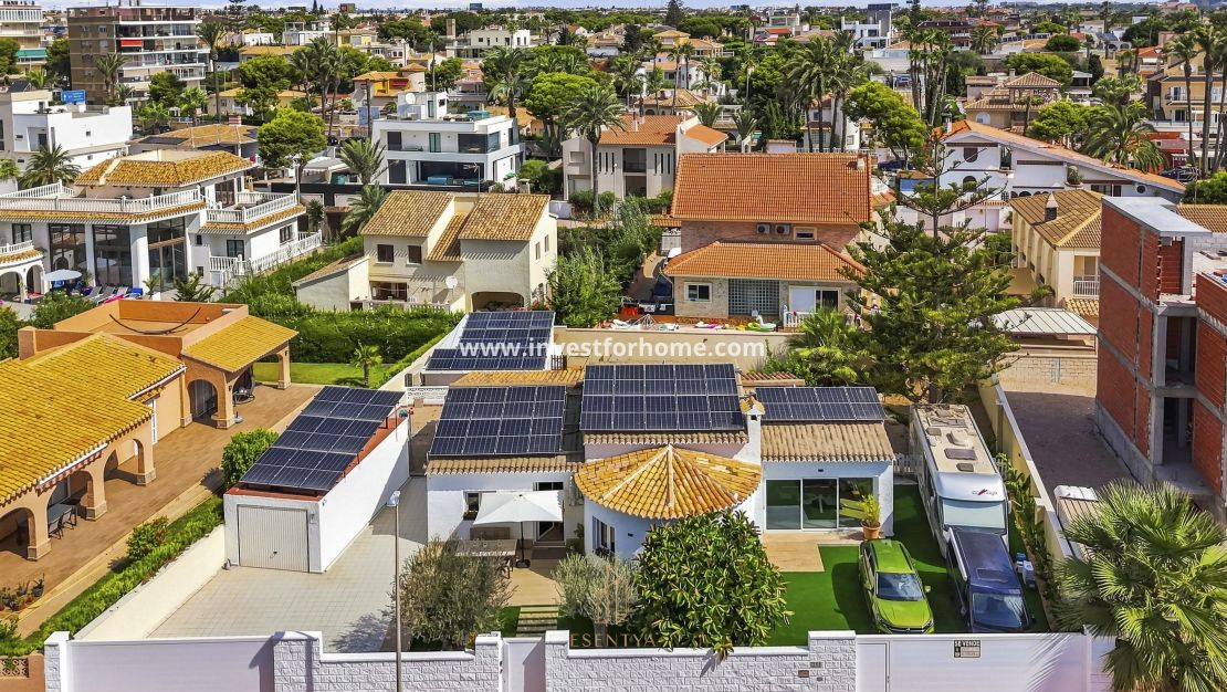 Sale - Villa - Orihuela Costa - La Zenia