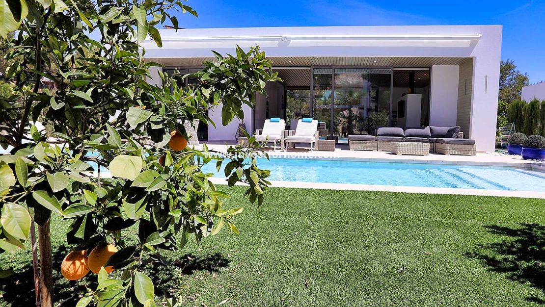 Sale - Villa - Orihuela Costa - Las Colinas Golf