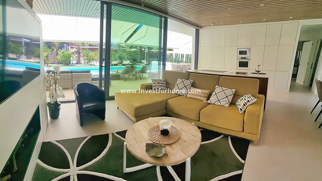 Sale - Villa - Orihuela Costa - Las Colinas Golf