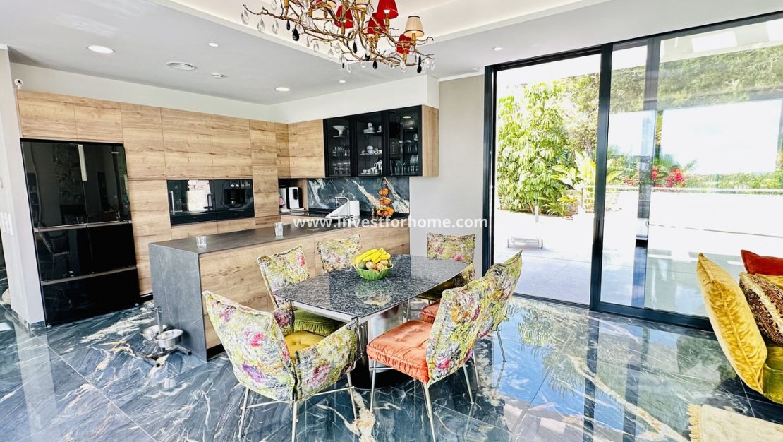 Sale - Villa - Orihuela Costa - Las Colinas Golf