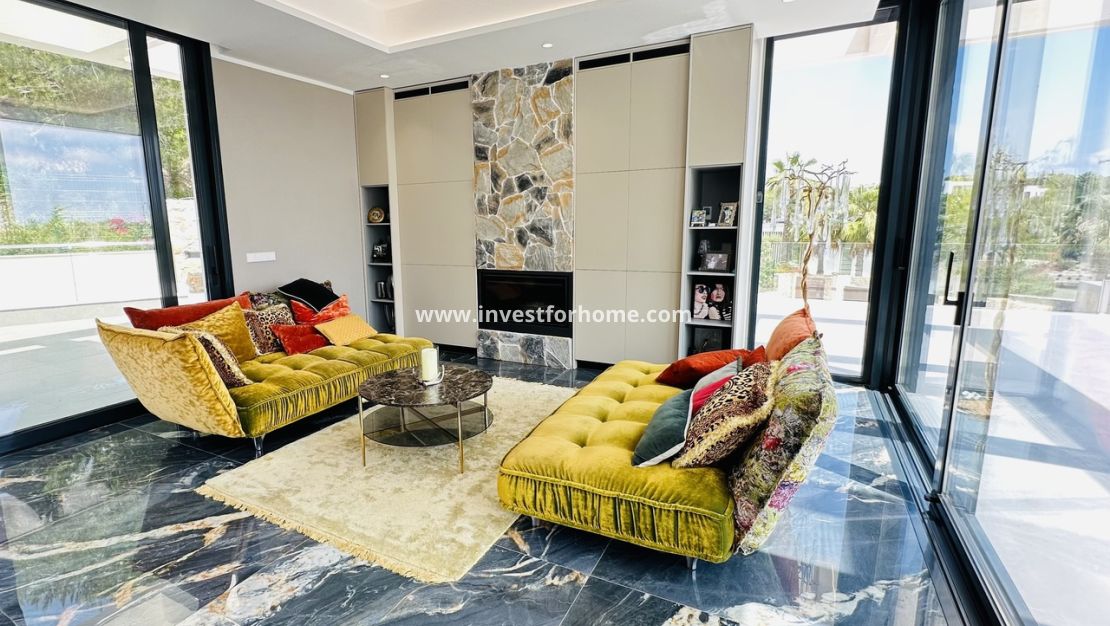 Sale - Villa - Orihuela Costa - Las Colinas Golf