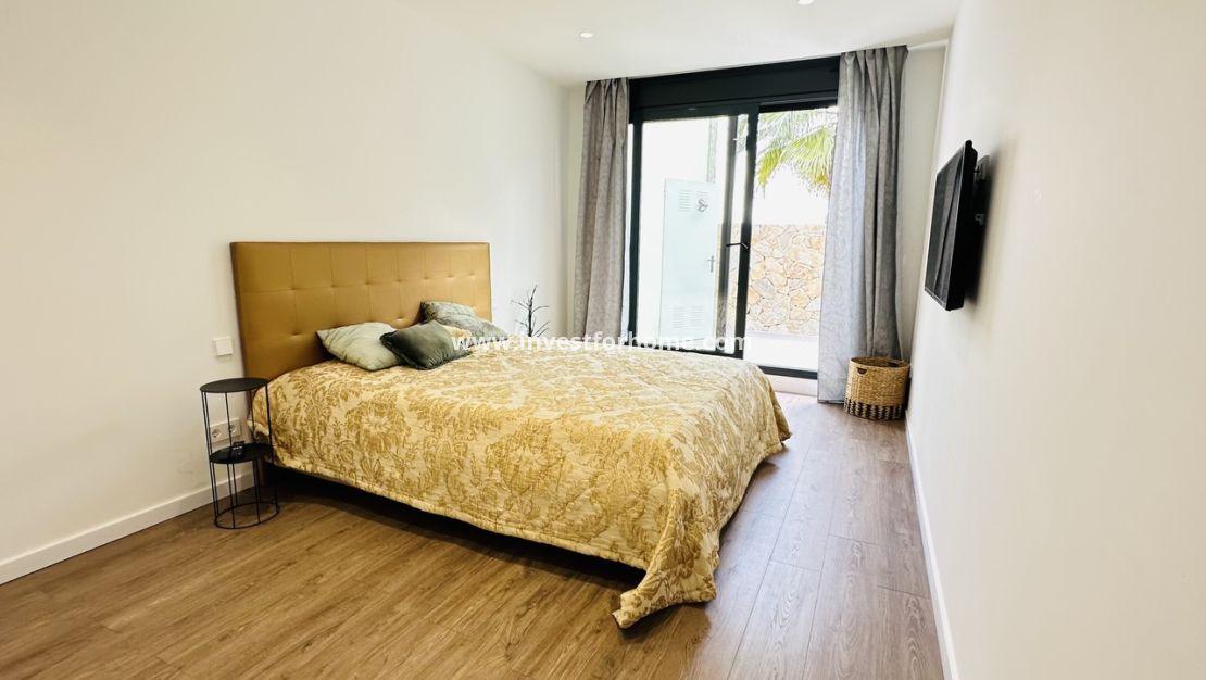Sale - Villa - Orihuela Costa - Las Colinas Golf
