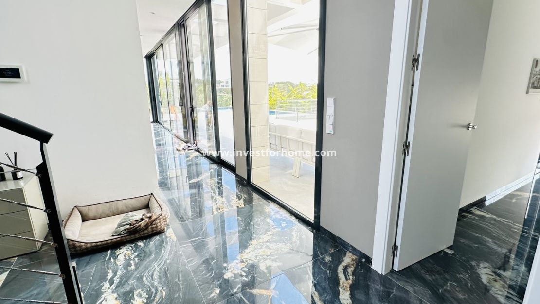 Sale - Villa - Orihuela Costa - Las Colinas Golf