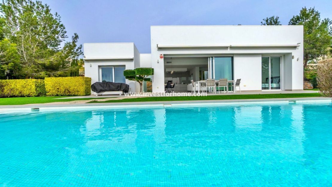 Sale - Villa - Orihuela Costa - Las Colinas Golf