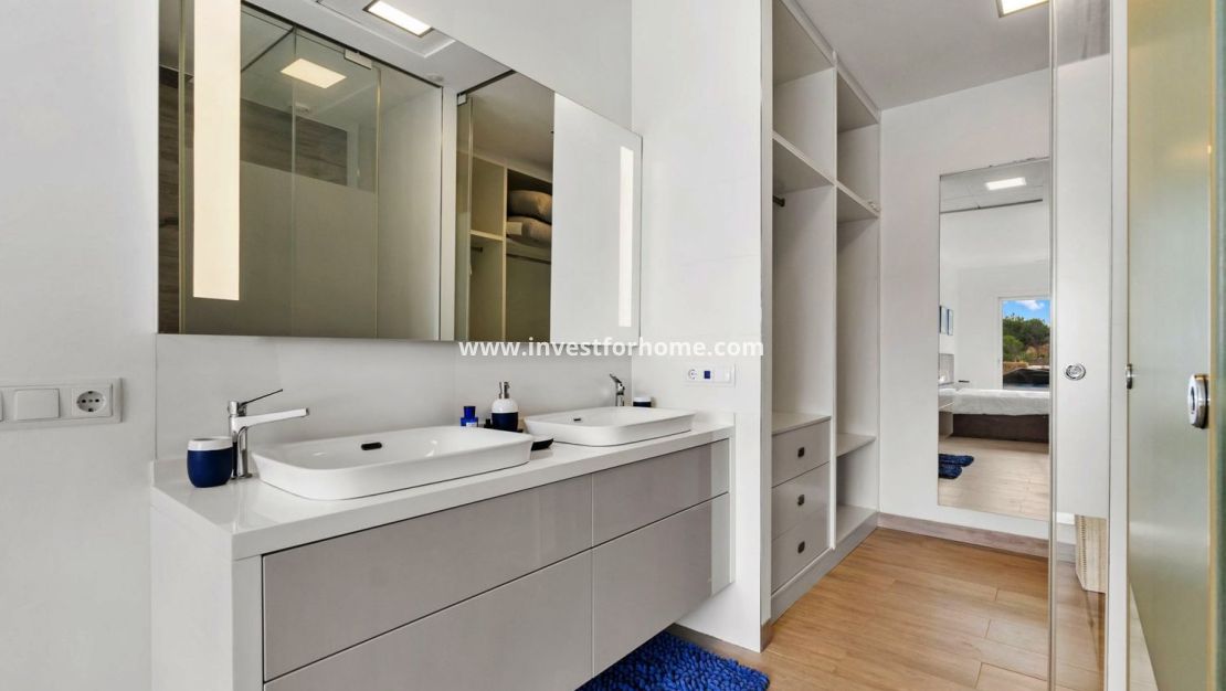 Sale - Villa - Orihuela Costa - Las Colinas Golf