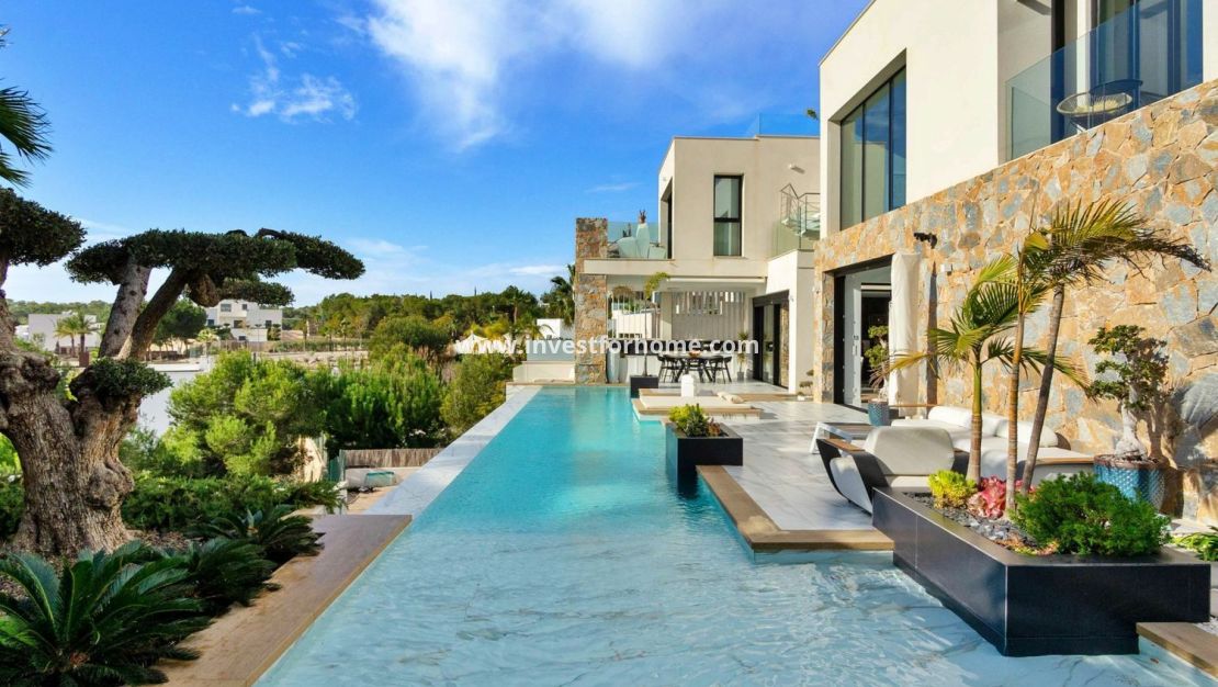 Sale - Villa - Orihuela Costa - Las Colinas Golf