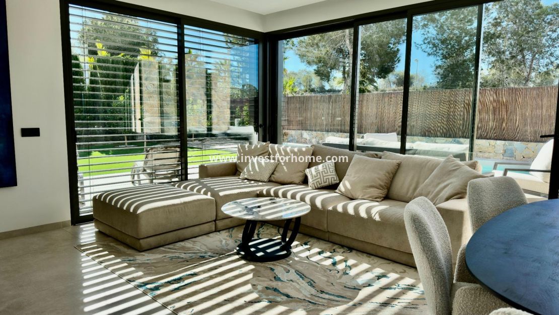 Sale - Villa - Orihuela Costa - Las Colinas Golf