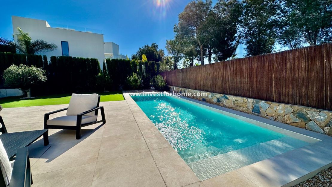 Sale - Villa - Orihuela Costa - Las Colinas Golf