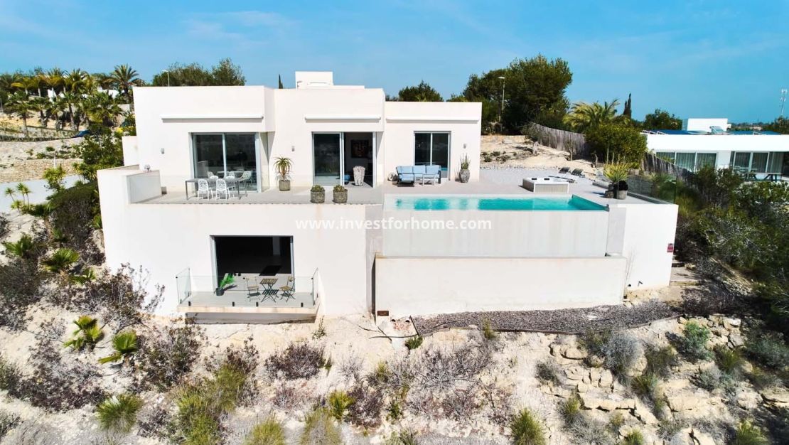 Sale - Villa - Orihuela Costa - Las Colinas Golf