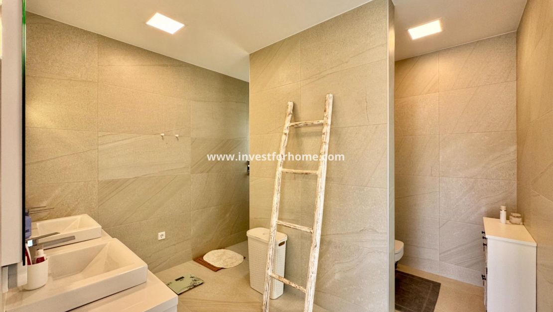 Sale - Villa - Orihuela Costa - Las Colinas Golf