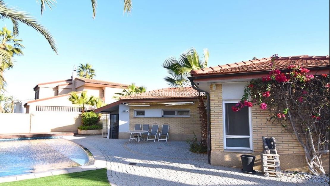 Sale - Villa - Orihuela Costa - Muy Cerca De La Playa