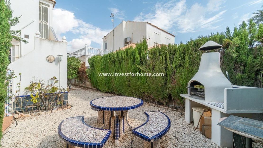 Sale - Villa - Orihuela Costa - Playa Flamenca