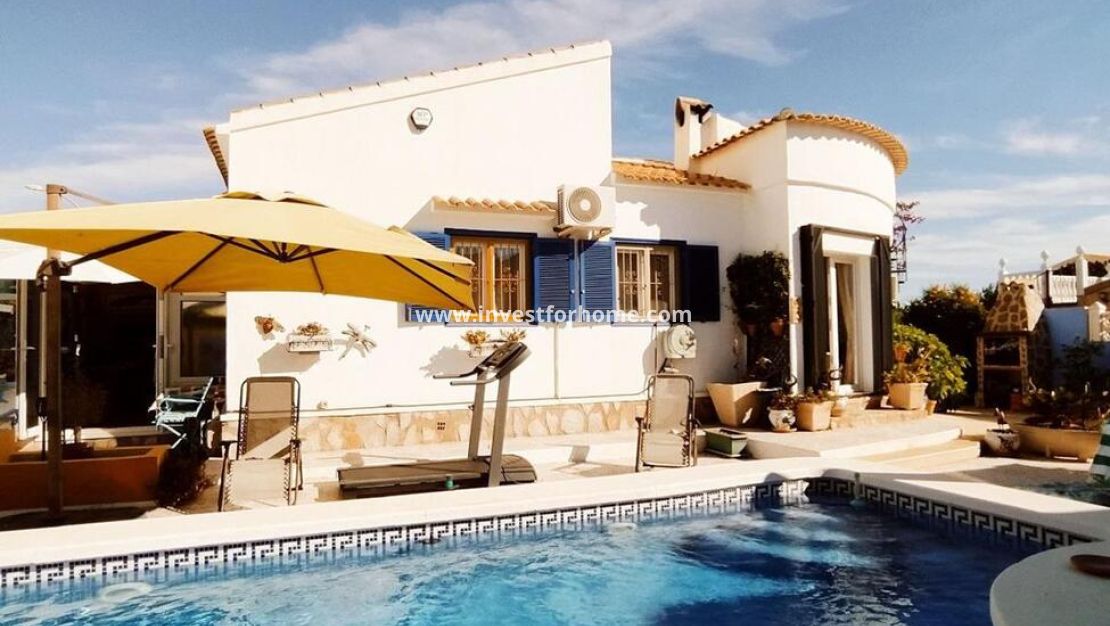 Sale - Villa - Orihuela Costa - Playa Flamenca