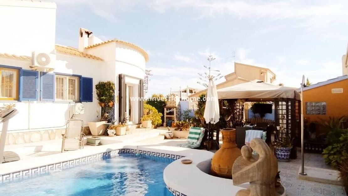 Sale - Villa - Orihuela Costa - Playa Flamenca