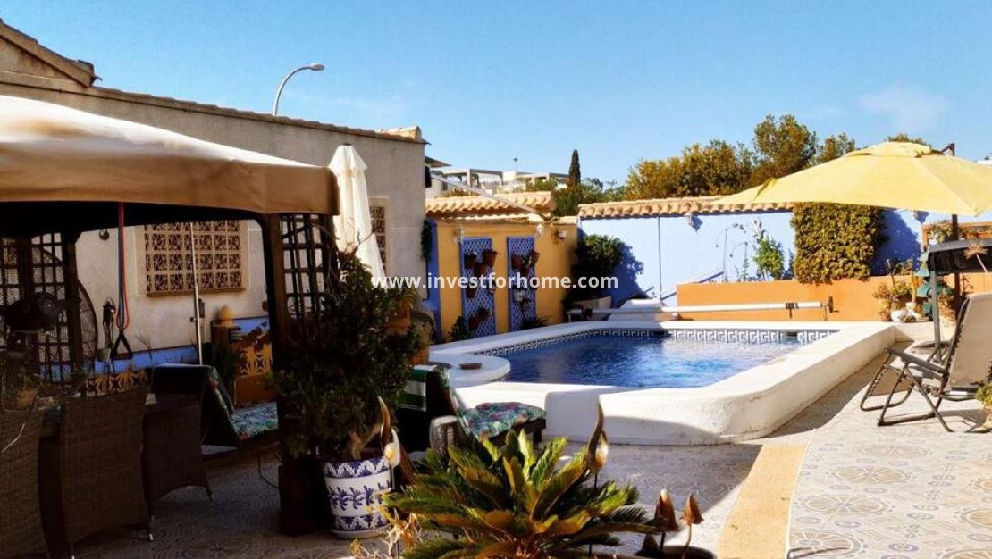 Sale - Villa - Orihuela Costa - Playa Flamenca