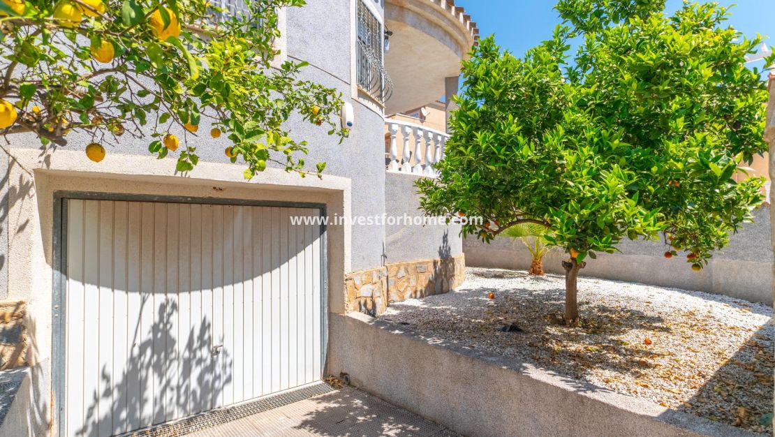 Sale - Villa - Orihuela Costa - Playa Flamenca