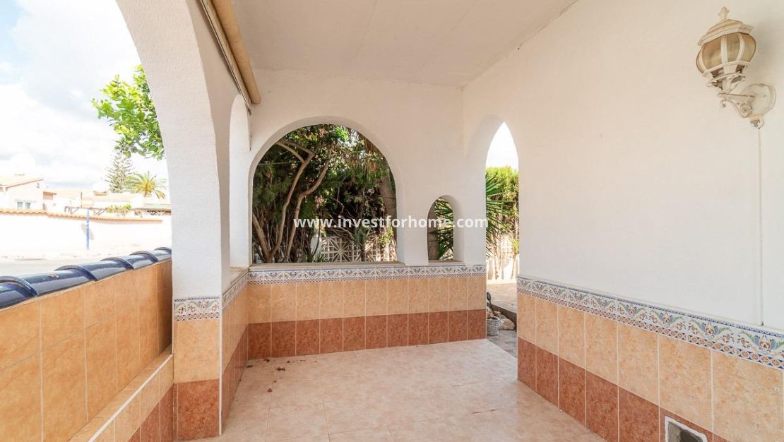 Sale - Villa - Orihuela Costa - Playa Flamenca