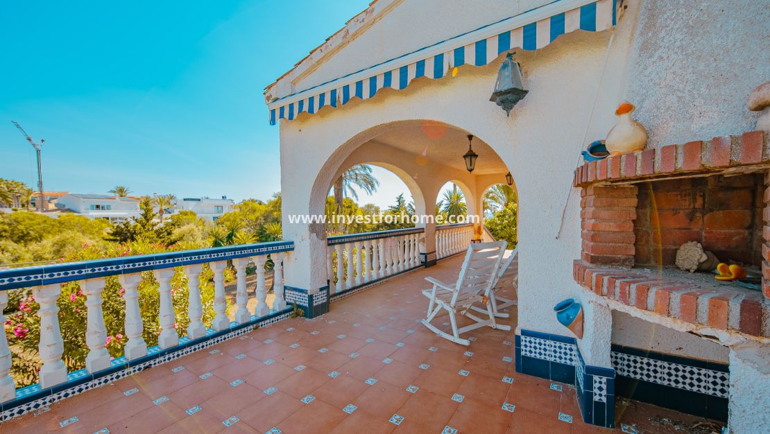 Sale - Villa - Orihuela Costa - Playa Flamenca