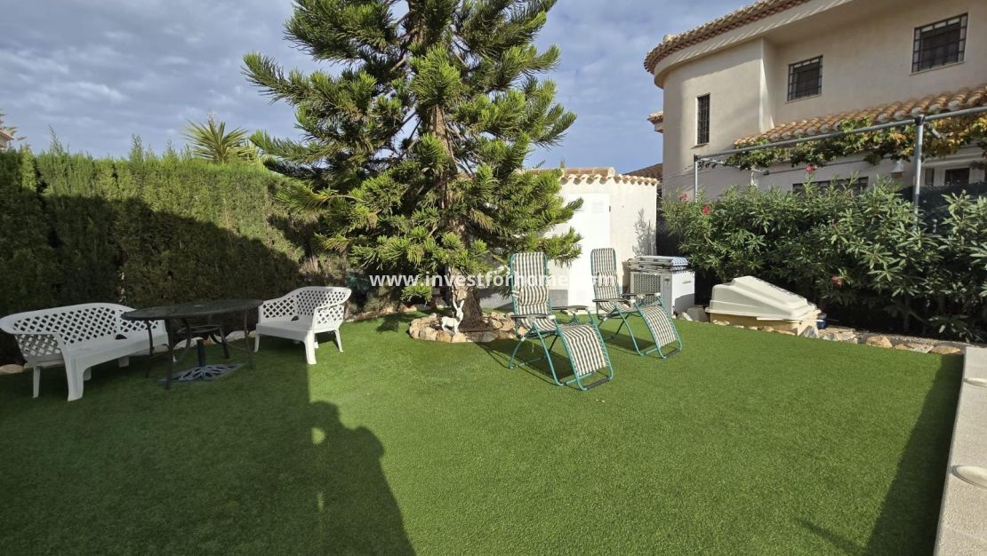 Sale - Villa - Orihuela Costa - Playa Flamenca