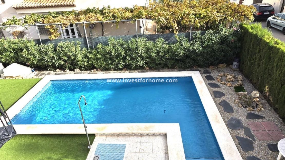 Sale - Villa - Orihuela Costa - Playa Flamenca