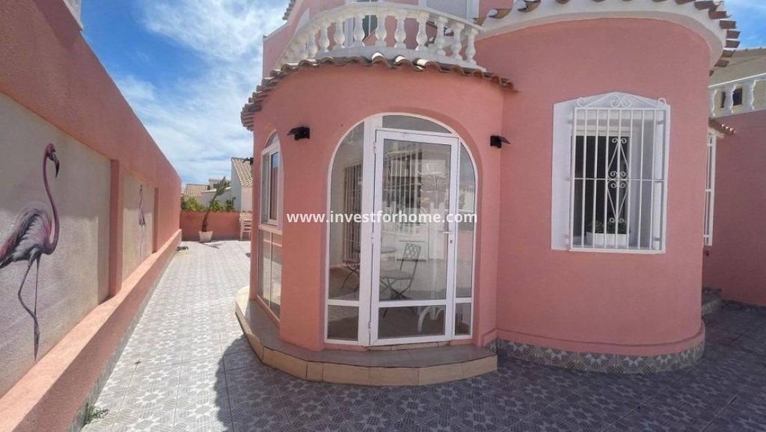 Sale - Villa - Orihuela Costa - Playa Flamenca
