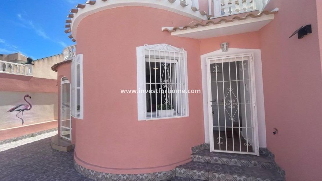 Sale - Villa - Orihuela Costa - Playa Flamenca