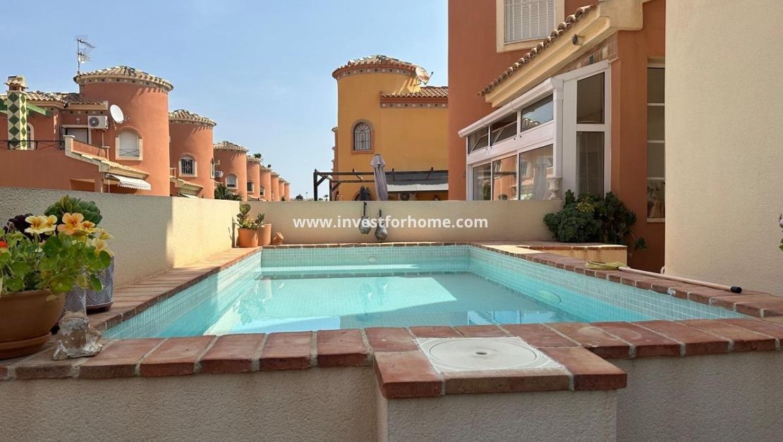 Sale - Villa - Orihuela Costa - Playa Flamenca