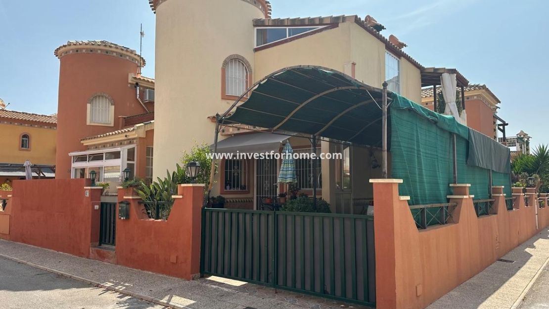 Sale - Villa - Orihuela Costa - Playa Flamenca