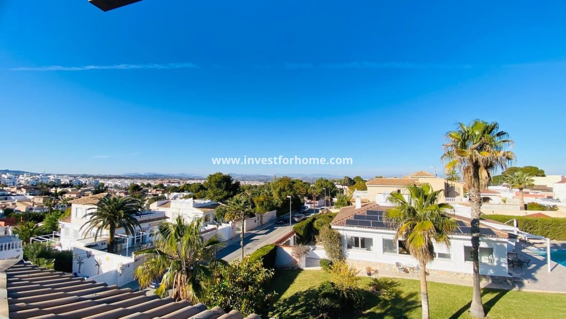 Sale - Villa - Orihuela Costa - Playa Flamenca