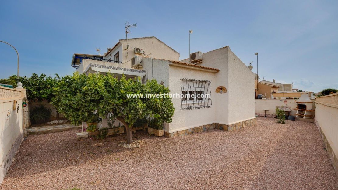 Sale - Villa - Orihuela Costa - Playa Flamenca