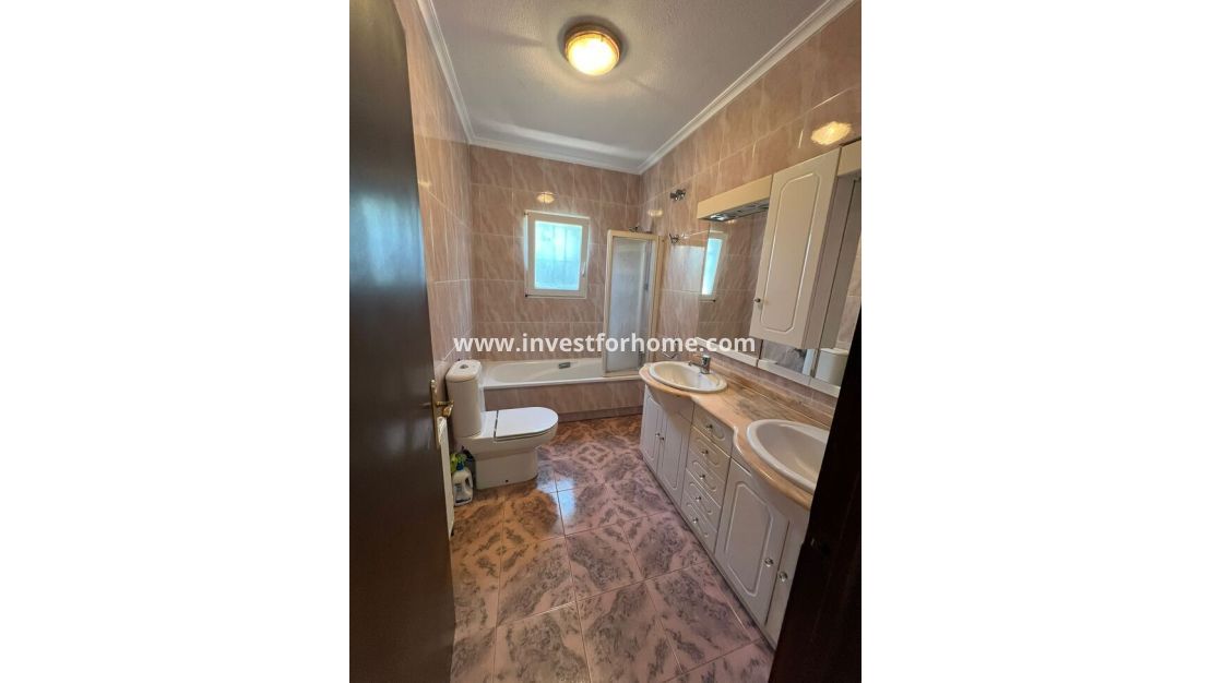 Sale - Villa - Orihuela Costa - Playa Flamenca