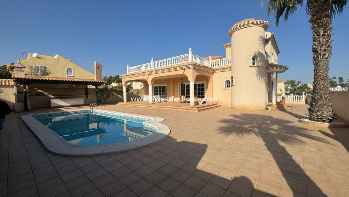 Sale - Villa - Orihuela Costa - Playa Flamenca